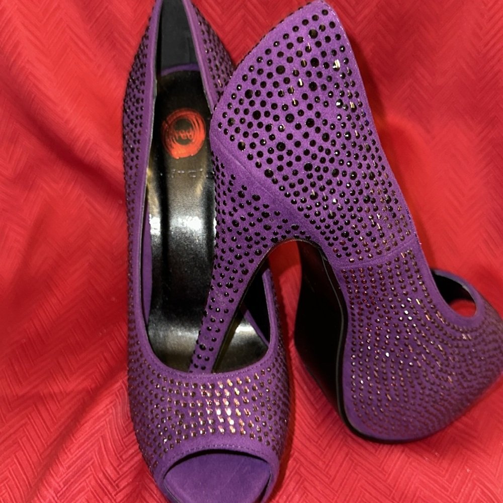 Red Circle 5.5” Purple Platform Stilettos. Size 9 - Picture 4 of 5